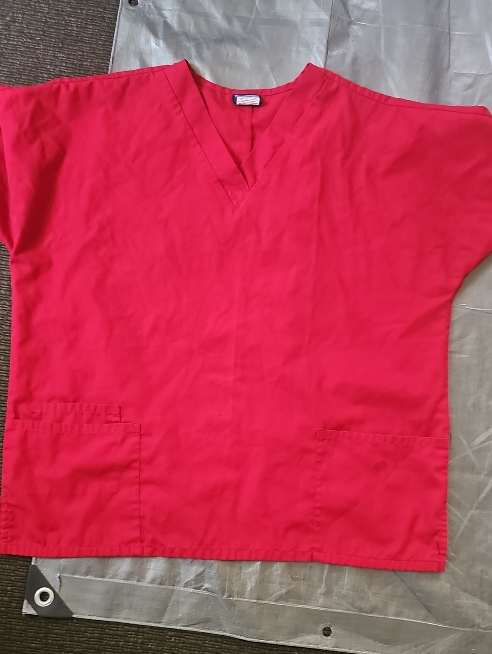 Cherokee V‑Neck Short Sleeve Scrub Top in Bright Pink